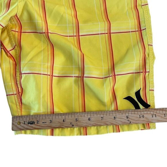 Hurley Mens Board Shorts Surfing Swimwear Cargo Pockets Yellow Plaid Size 33 - Picture 5 of 6